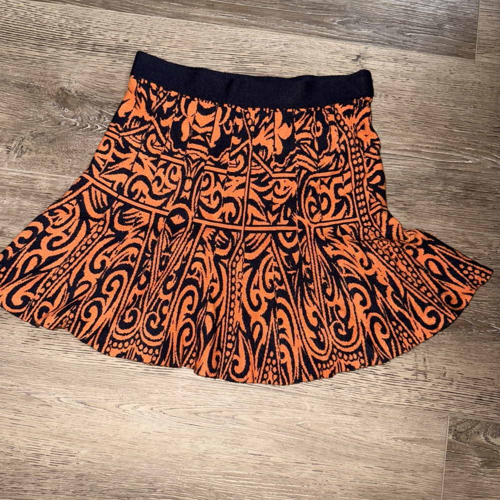 Elegant Orange and Black knit Patterned mini Skirt